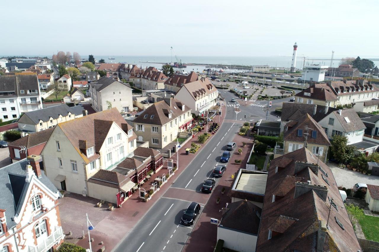 Hotel-Restaurant Le Normandie Luc-sur-Mer Dış mekan fotoğraf